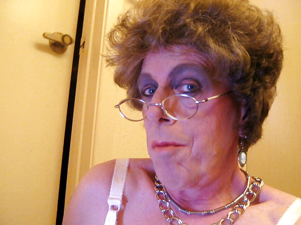 JOANNE SLAM - NASTY BRUNETTE GRANNY TRANNY #27057157