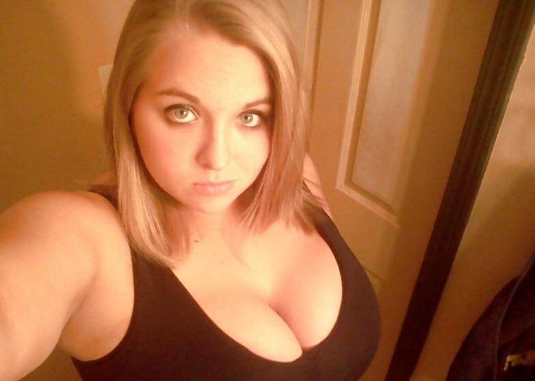 White girl has HUGE HUGE TITTIES - WOW #25329067