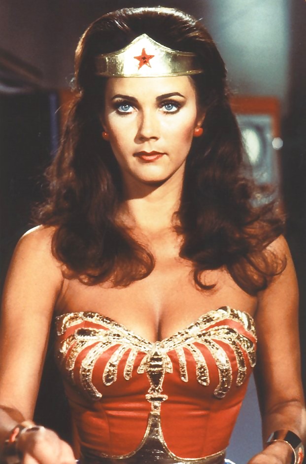 Lynda Carter #24807204