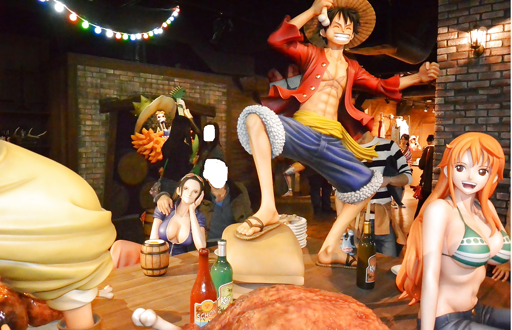 One Piece Figures (Nico Robin, Nami, Boa Hancock) #27704094