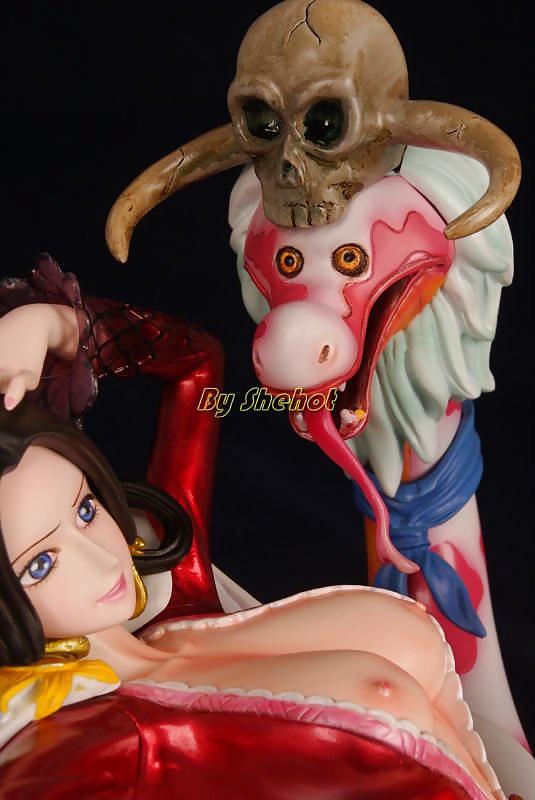 One Piece Figures (Nico Robin, Nami, Boa Hancock) #27704513