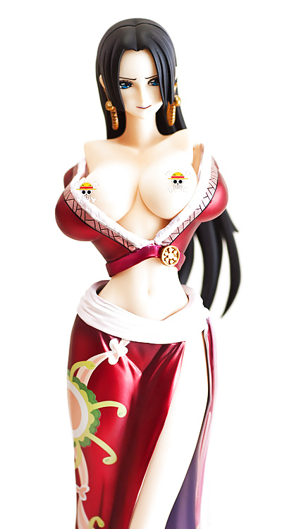 One Piece Figures (Nico Robin, Nami, Boa Hancock) #27704536