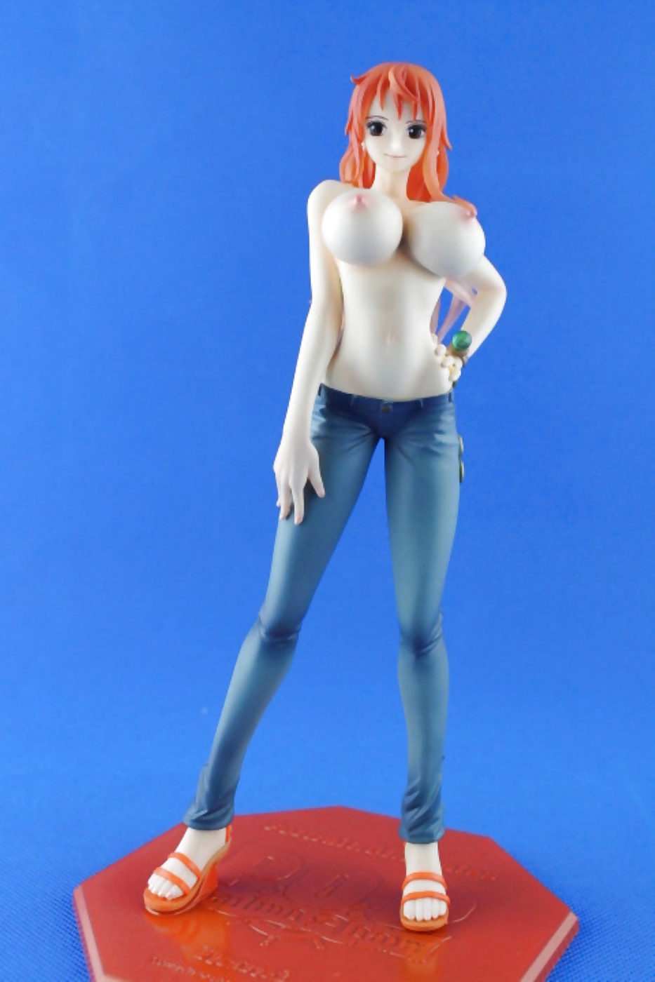 One Piece Figures (Nico Robin, Nami, Boa Hancock) #27704572