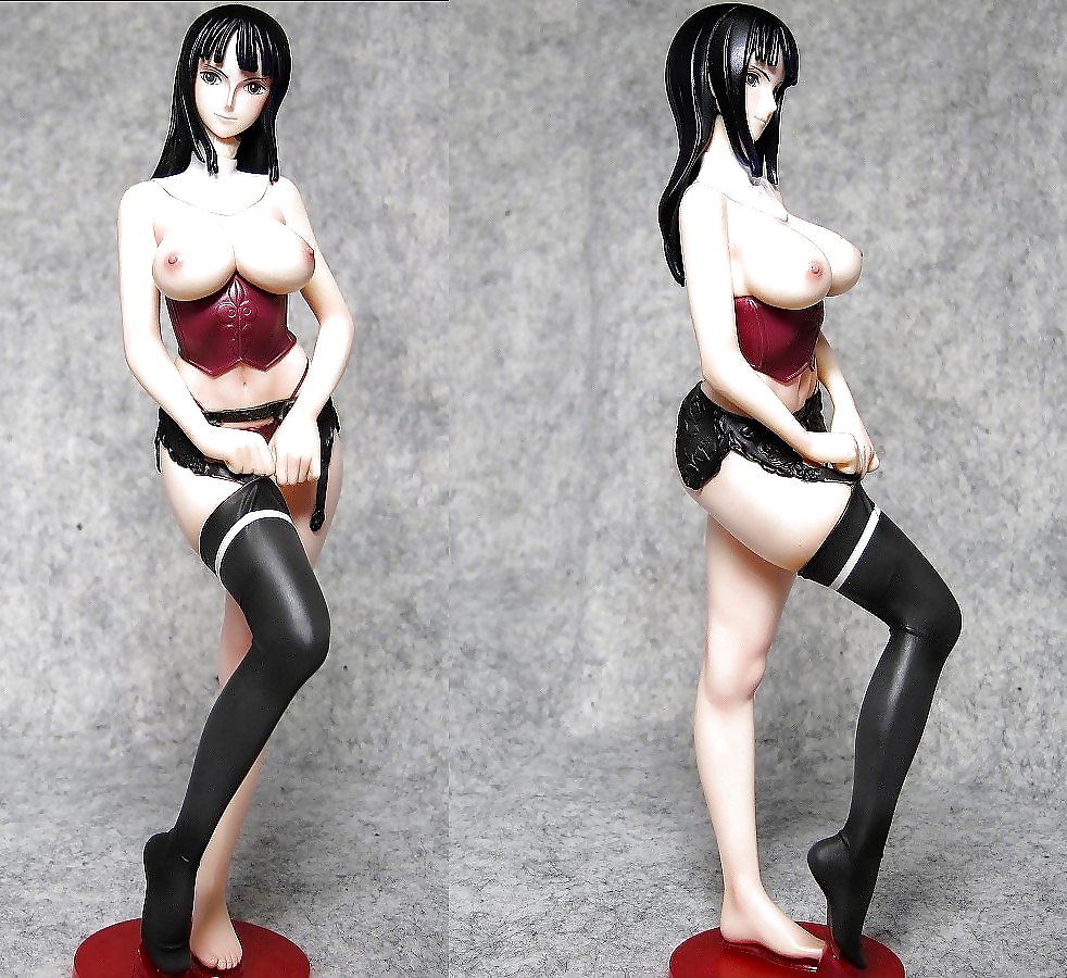 One Piece Figures (Nico Robin, Nami, Boa Hancock) #27704778