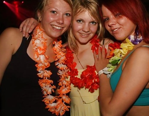 Danese teens-199-200-party succhiare il costume scollatura bottiglia 
 #27312642