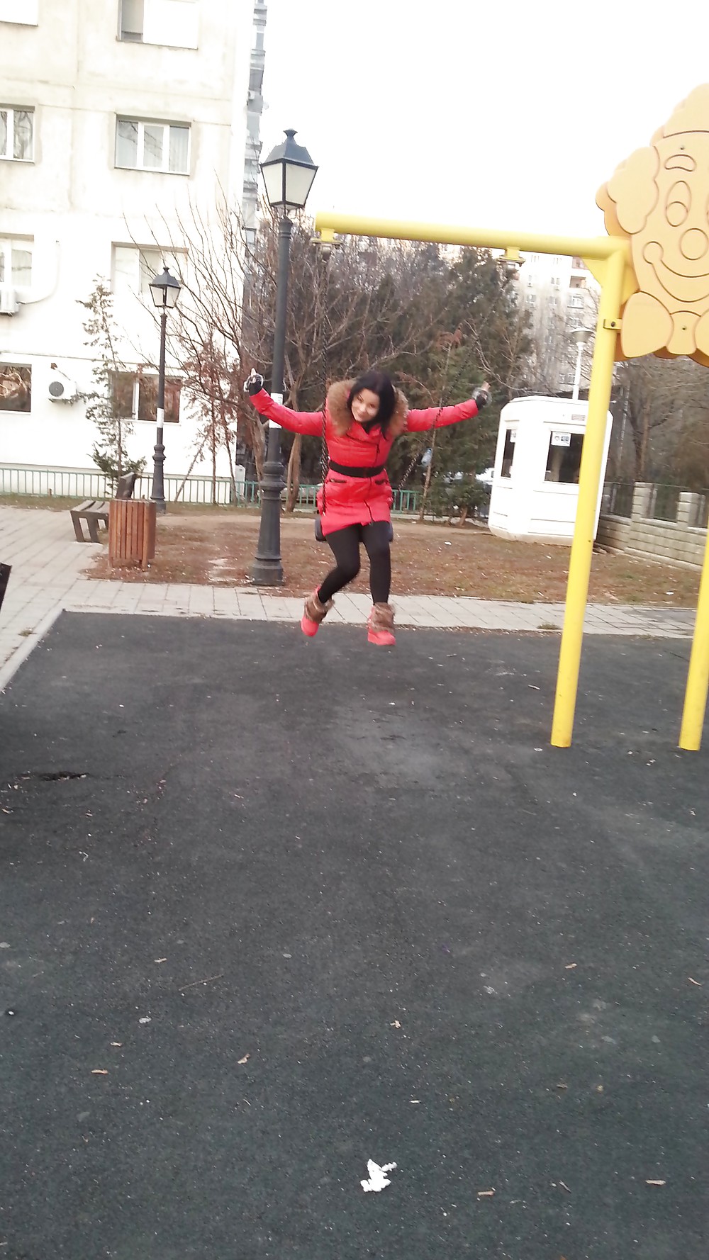 Out side :p ur curios?
 #25839300