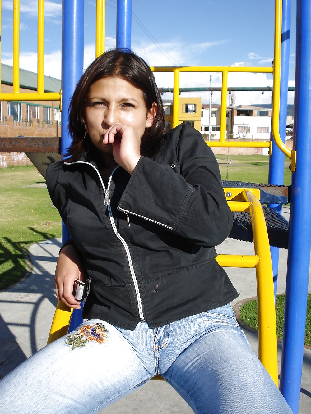 Chicas sexys usando jeans
 #23262865