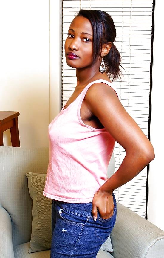 Chicas sexys usando jeans
 #23263270