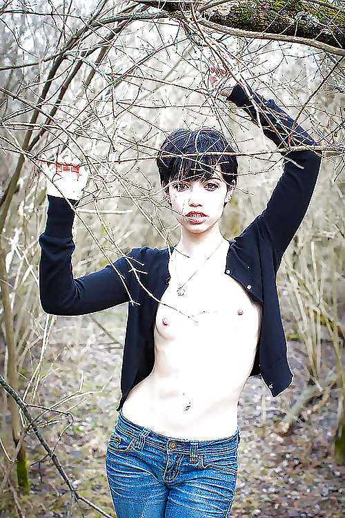 Chicas sexys usando jeans
 #23263420