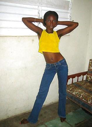 Chicas sexys usando jeans
 #23263717