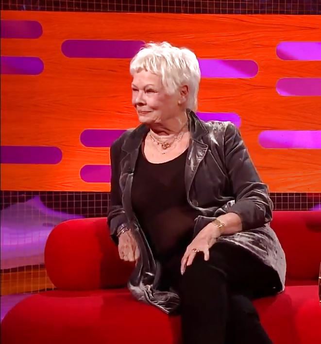 ¡¡Judi dench tetas enormes (ver thu top)!!
 #36146266