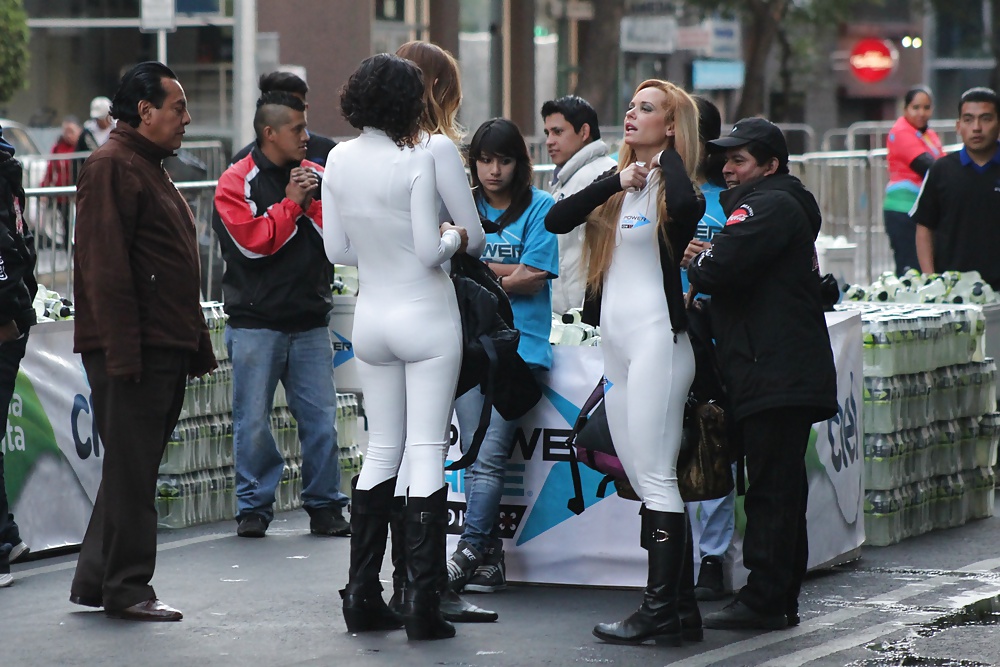 Edecanes en blanco (part 1) #31388847