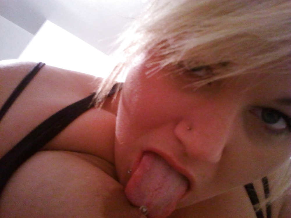 Selbst. Nippel. Saugen. #31502838
