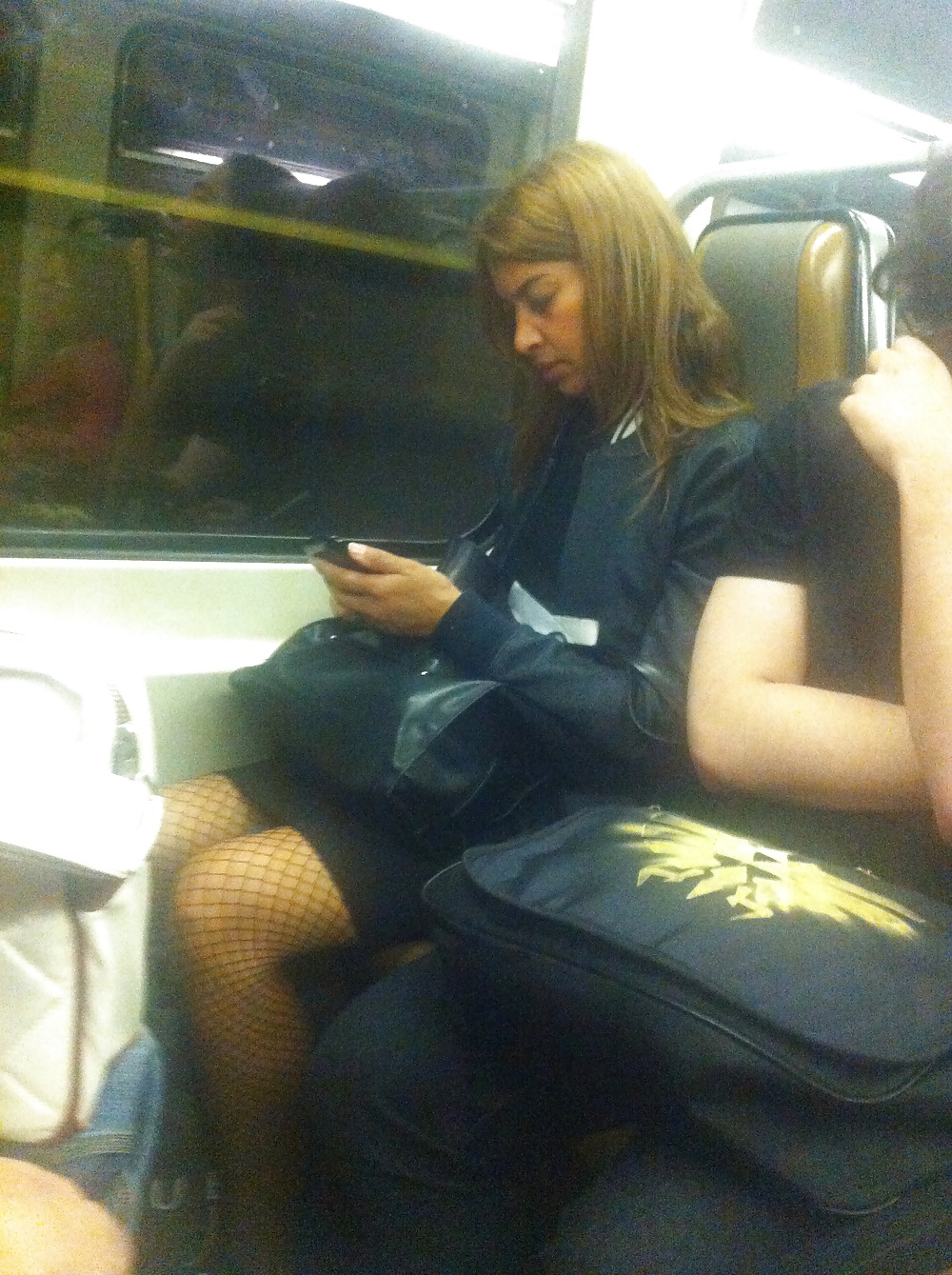 Beurette MILF In Der U-Bahn #30310075