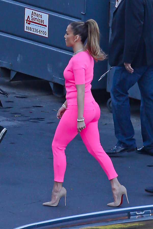 Jennifer Lopez Sexy Ass & Curves HUGE WANK GALLERY #30351296