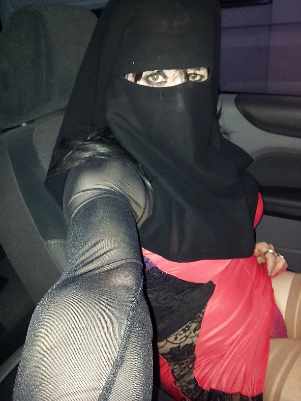 Niqab en mi coche
 #31113595