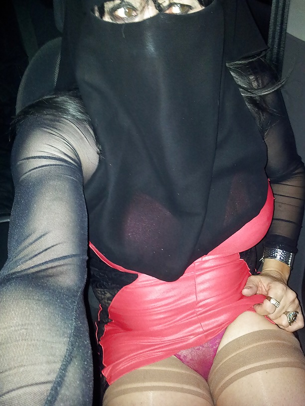 Niqab en mi coche
 #31113598