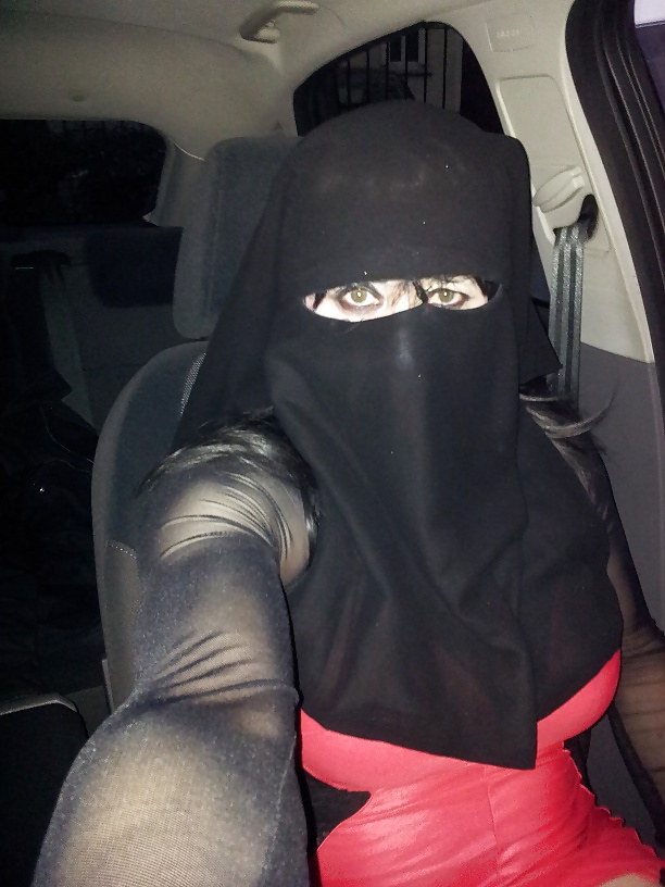 Niqab en mi coche
 #31113610