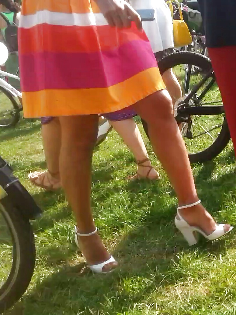 Spy sexy teens skirt and feet romanian #27513654