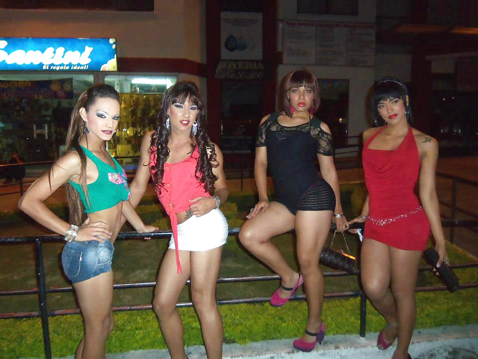 Prostitute di strada. bellezze in vendita
 #38706283