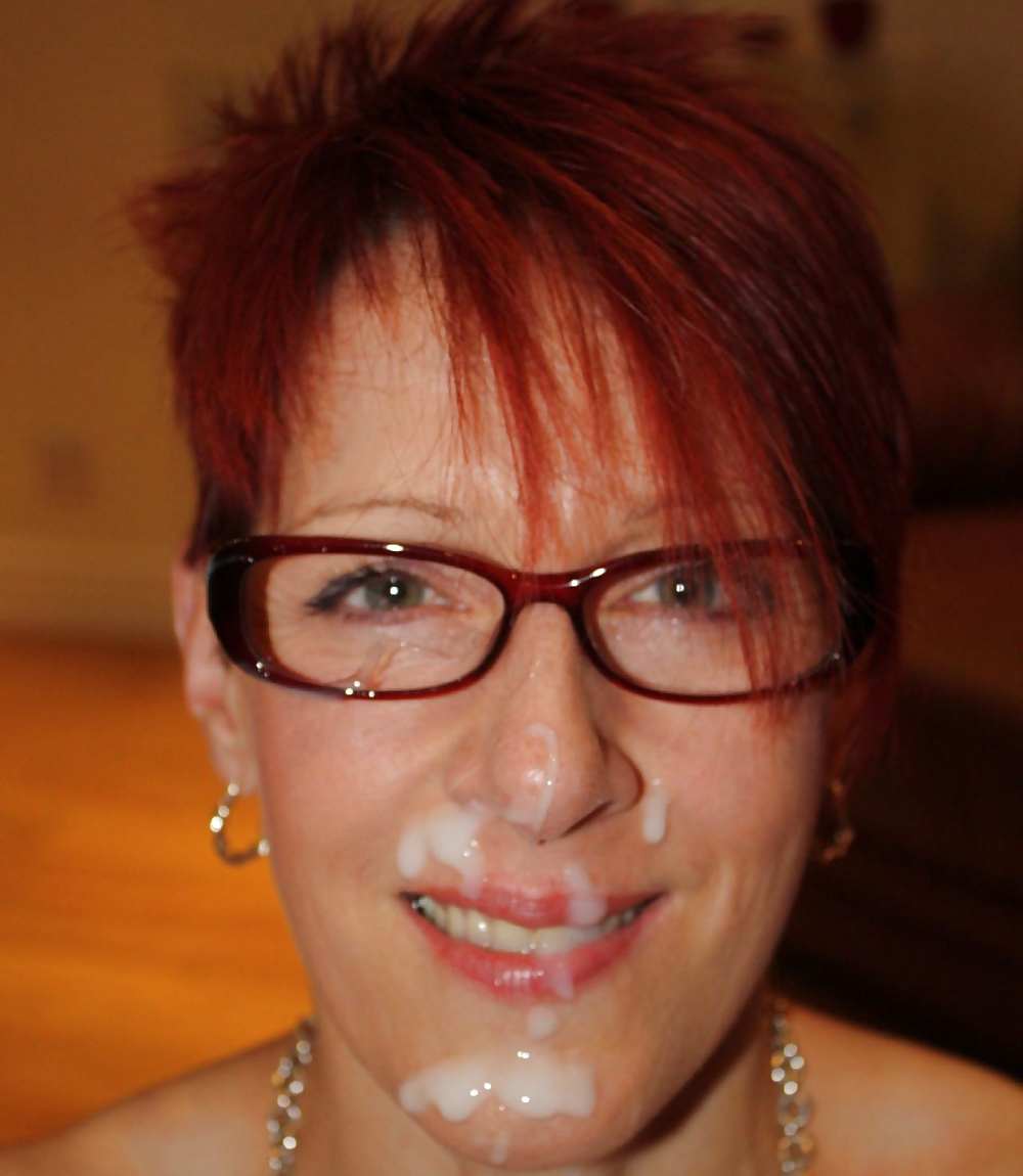 MILFs behaving badly #24428163