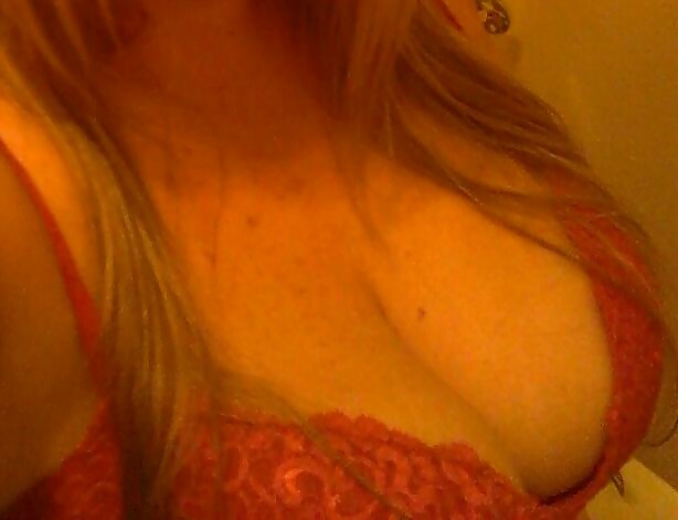 Mi sujetador rojo
 #28111734