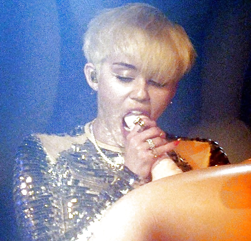 Miley Cyrus #40608599
