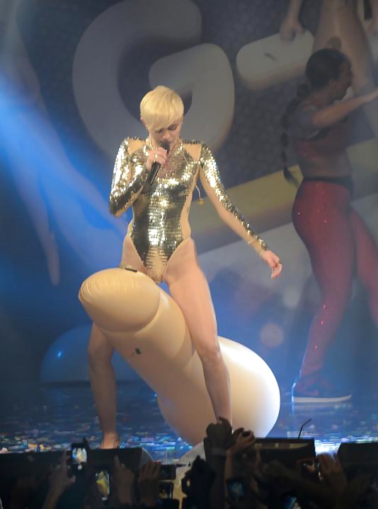 Miley cyrus #40608859
