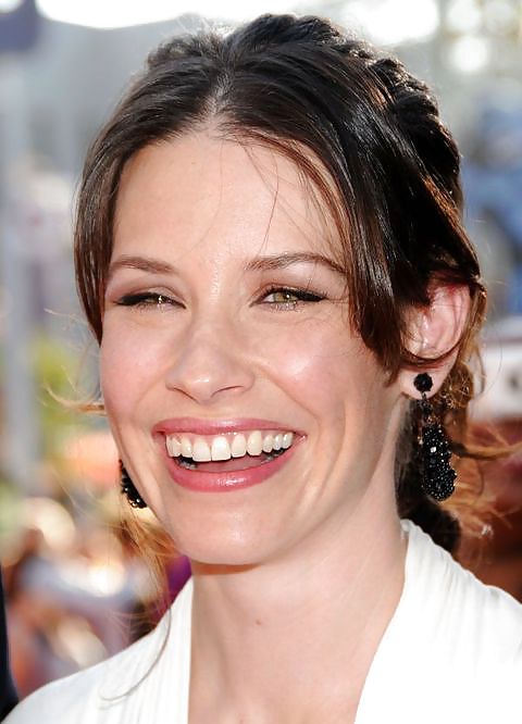Evangeline Lilly HOT at Real Steel-Premiere #25387664