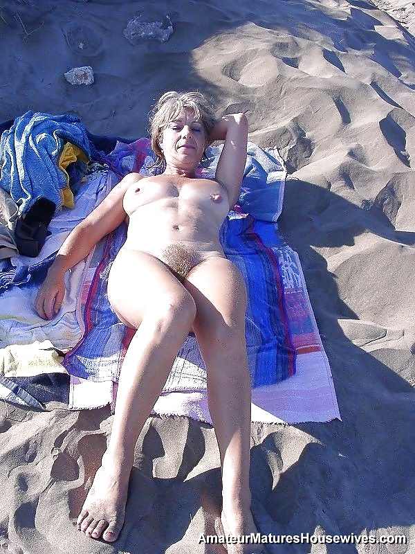 Only the best amateur mature ladies at the beach. 3 #34618855