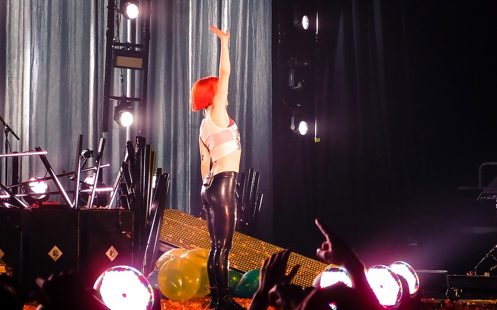 Hayley Williams ass pics!!!! #24355601