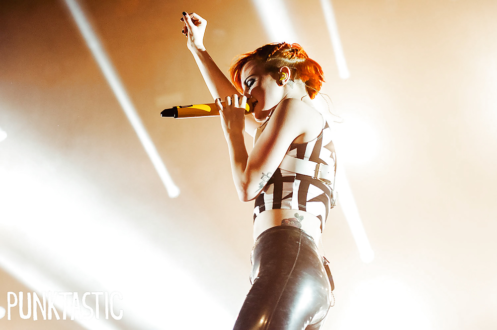 Hayley Williams ass pics!!!! #24355617