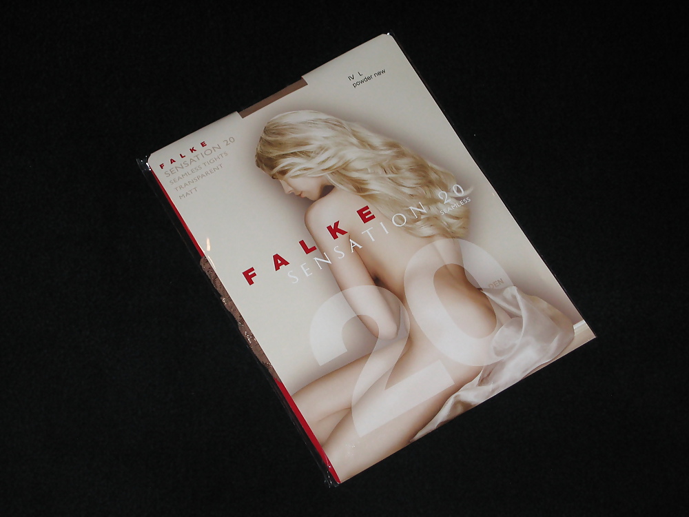 Unpacking of Falke Senstion 20 seamless Pantyhose #25535003