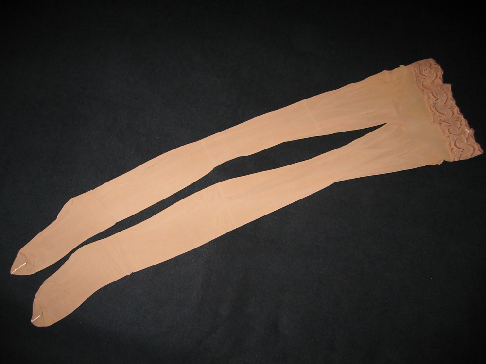 Unpacking of Falke Senstion 20 seamless Pantyhose #25535103