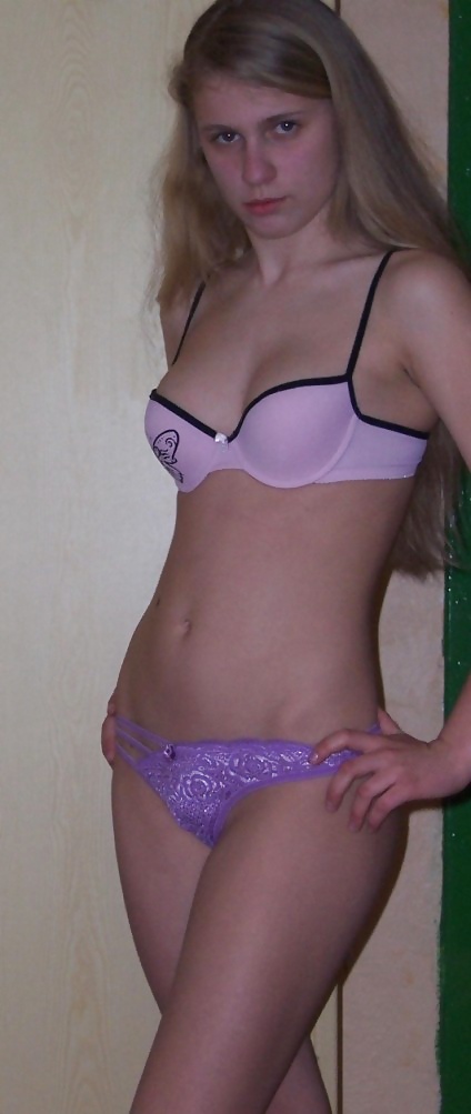 Babes in bras
 #28142041