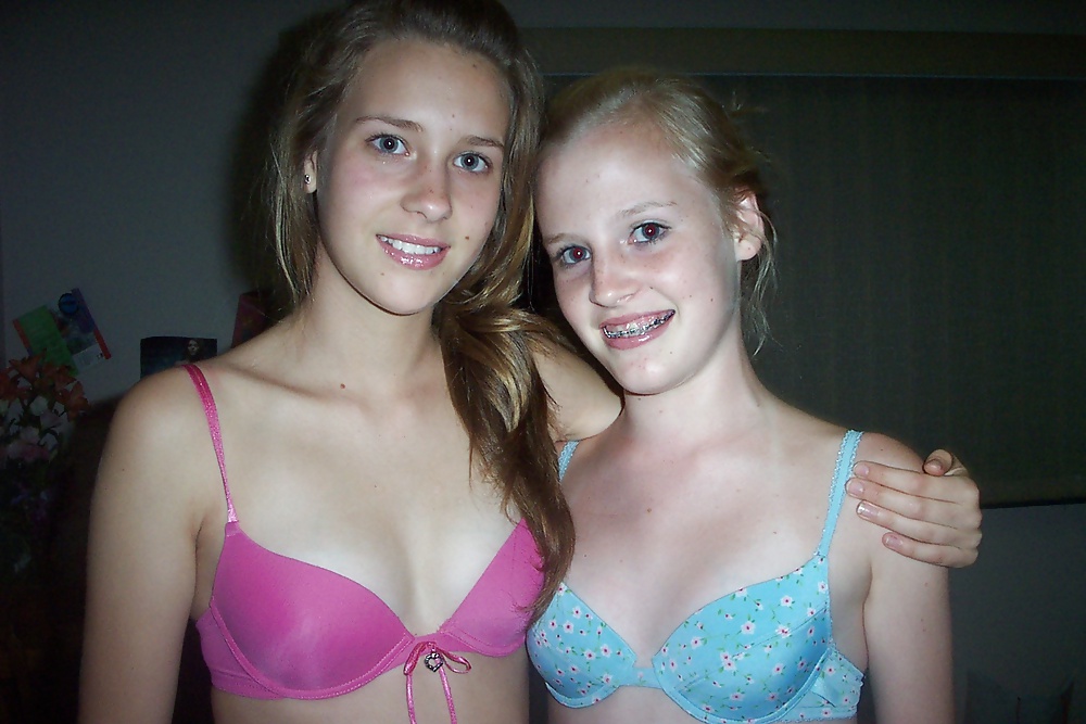 Babes in bras
 #28142105