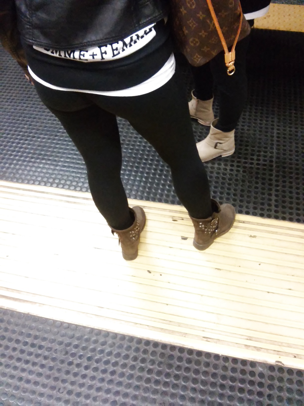 Caliente italiano culo joven en el metro
 #30117332