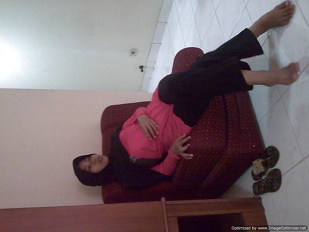 Indonesian- Mädchen Im Hotel #33759226