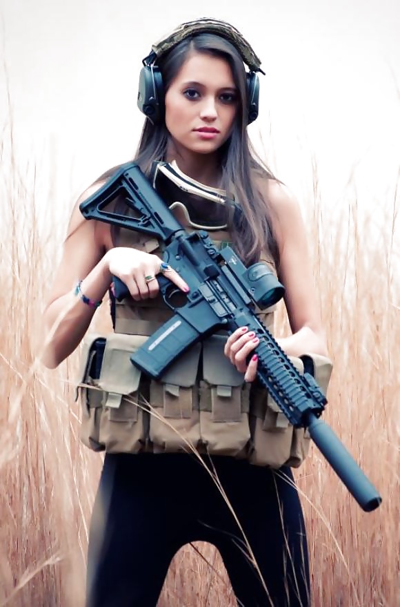 Hot Chicks with Guns Are Definitely a Killer Combination #31248367
