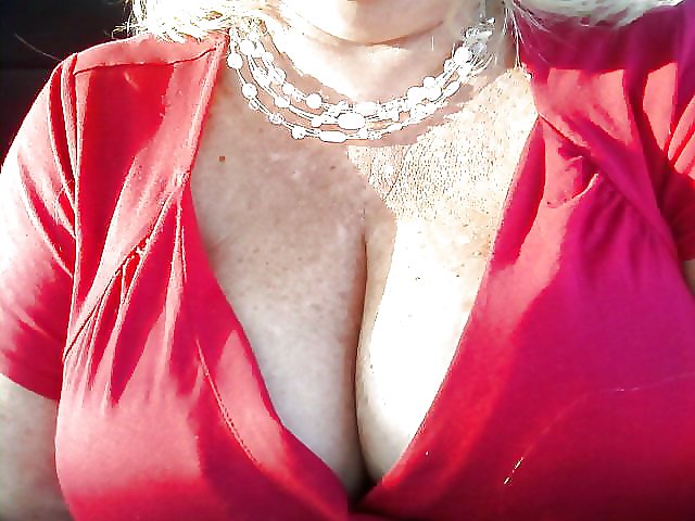 Mein Favorit Bbw Oma (große Brüste, Spaltung Und Nicht Nackt) #37841345