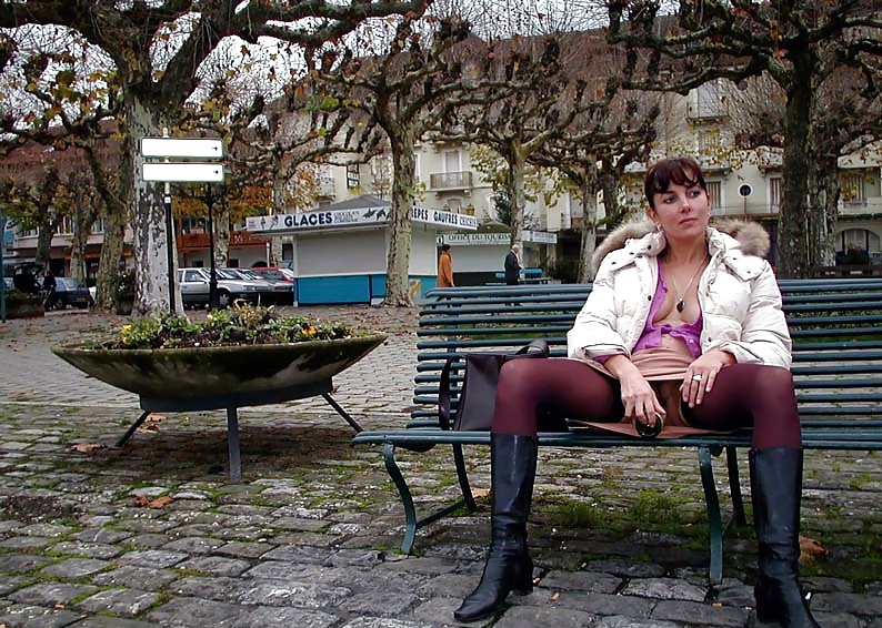 123 - Französisch Nadine Eine Flasche In Der Öffentlichkeit 2002 Einfügen #35342716