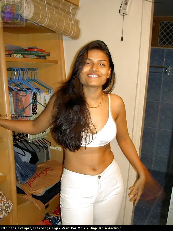 Desi Femme Sexy Arpita #24030630