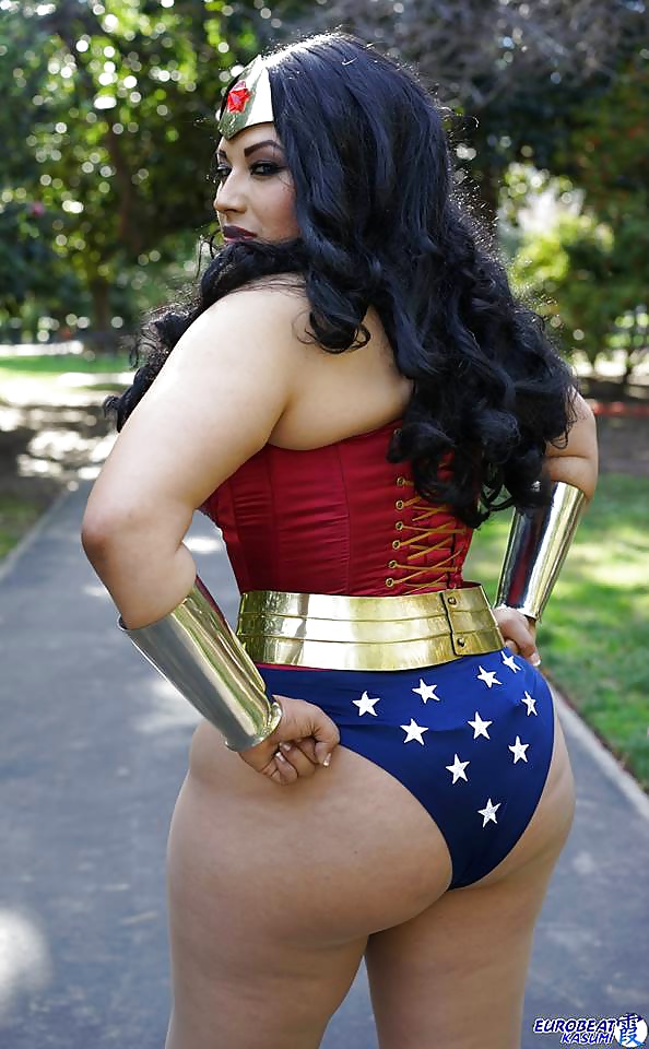 Cosplay #9: Ivy as Wonder Woman from DC Comics  #27549861
