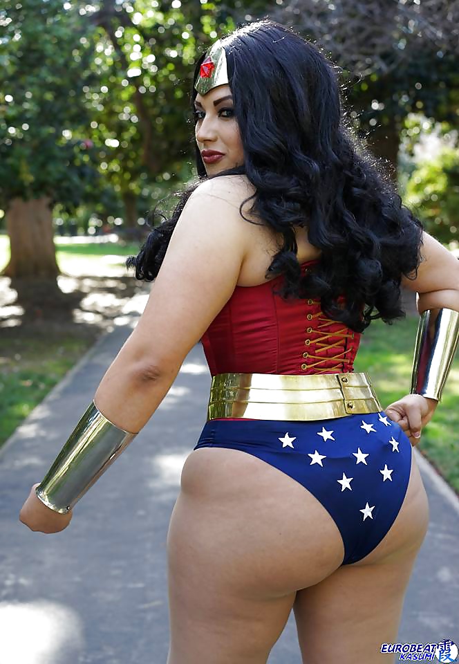 Cosplay #9: Ivy as Wonder Woman from DC Comics  #27549867