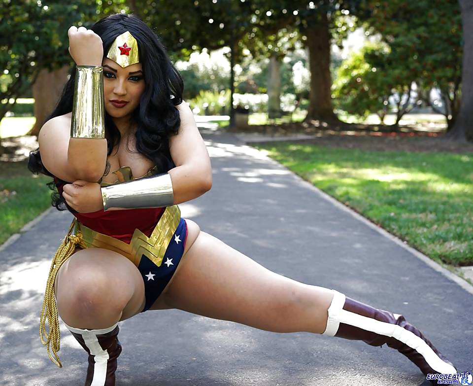 Cosplay #9: Ivy as Wonder Woman from DC Comics  #27549874