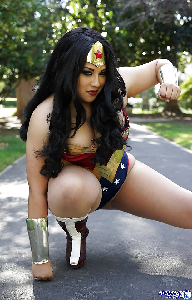 Cosplay #9: Ivy as Wonder Woman from DC Comics  #27549886