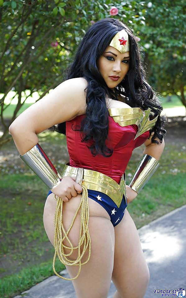 Cosplay #9: Ivy as Wonder Woman from DC Comics  #27549893