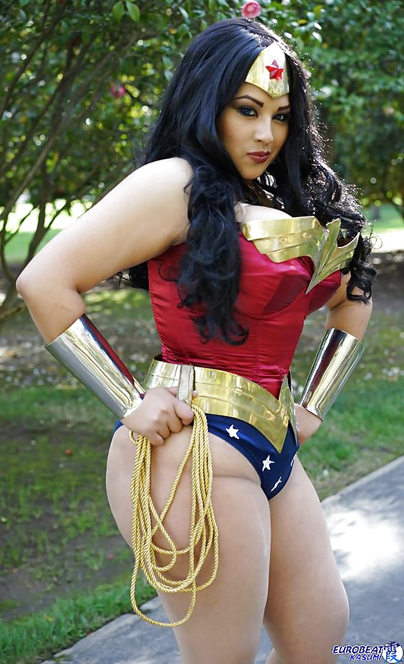 Cosplay #9: Ivy as Wonder Woman from DC Comics  #27549911