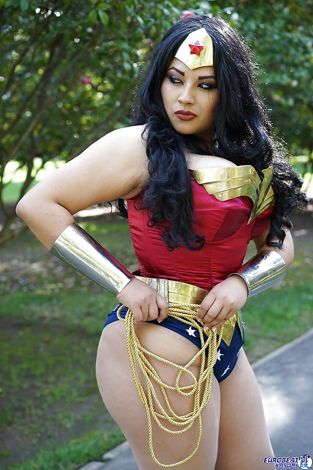 Cosplay #9: Ivy as Wonder Woman from DC Comics  #27549923