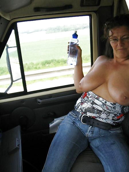 Blinkt Ihre Titten 3 #25161844